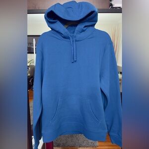 Men’s solid-colored string hoodie sweater
